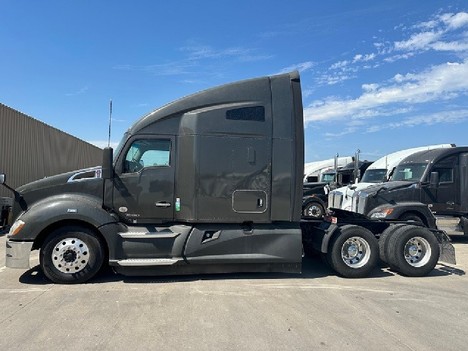USED 2019 KENWORTH T680 TANDEM AXLE SLEEPER TRUCK #14843