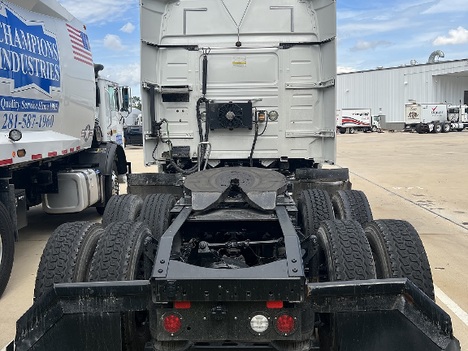 USED 2016 VOLVO VNL64T630 TANDEM AXLE SLEEPER TRUCK #14852