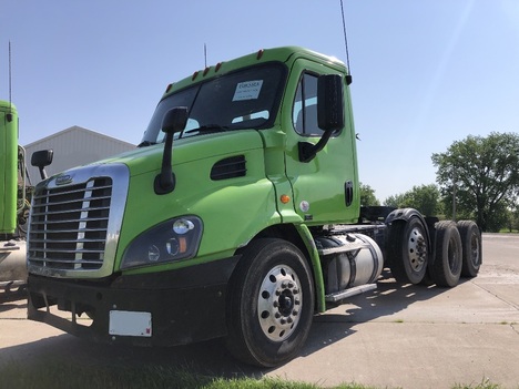 2019 FREIGHTLINER CA113 Tri-Axle Daycab #14879