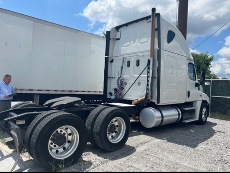 USED 2017 FREIGHTLINER CASCADIA TANDEM AXLE SLEEPER TRUCK #14931