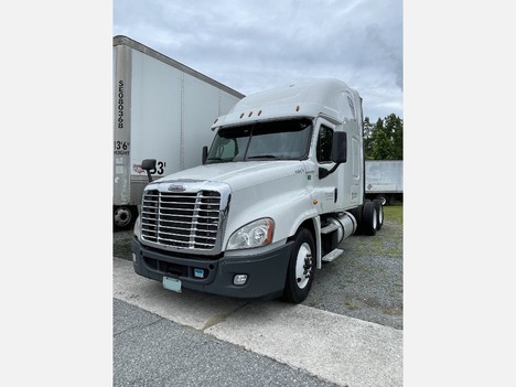 USED 2017 FREIGHTLINER CASCADIA TANDEM AXLE SLEEPER TRUCK #14931