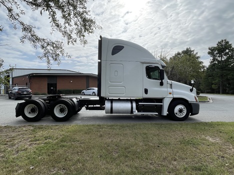 USED 2017 FREIGHTLINER CASCADIA TANDEM AXLE SLEEPER TRUCK #14934