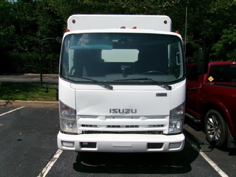 USED 2015 ISUZU NRR BEVERAGE TRUCK #15376