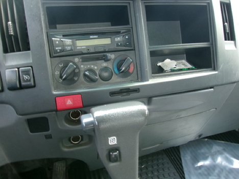 USED 2015 ISUZU NRR BEVERAGE TRUCK #15376