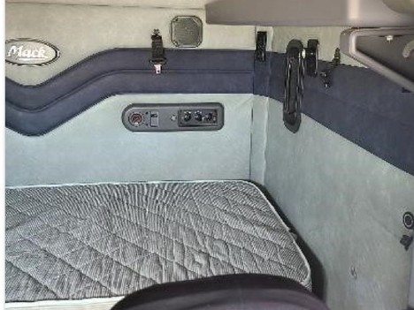 USED 2018 MACK CXU 613 TANDEM AXLE SLEEPER TRUCK #17565-7