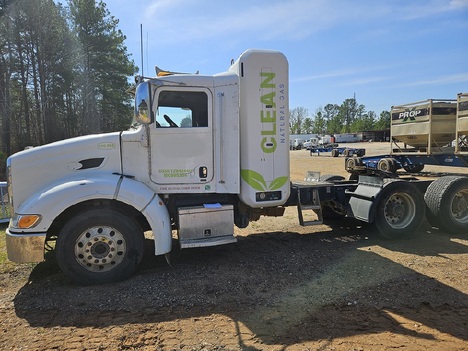 2015 PETERBILT 384 Tandem Axle Daycab #17786