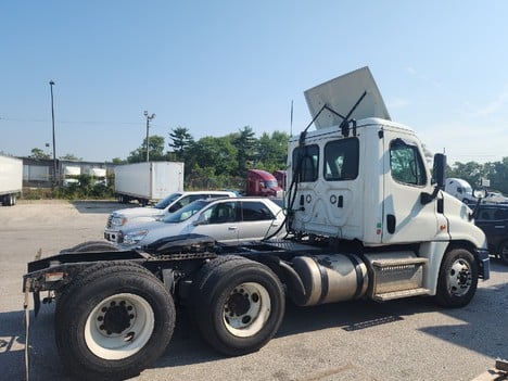 2019 FREIGHTLINER Cascadia 125 Tandem Axle Daycab #18876 2019 FREIGHTLINER Cascadia 125 Tandem Axle Daycab #18876