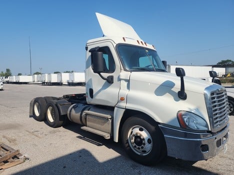 2019 FREIGHTLINER Cascadia 125 Tandem Axle Daycab #18878 2019 FREIGHTLINER Cascadia 125 Tandem Axle Daycab #18878
