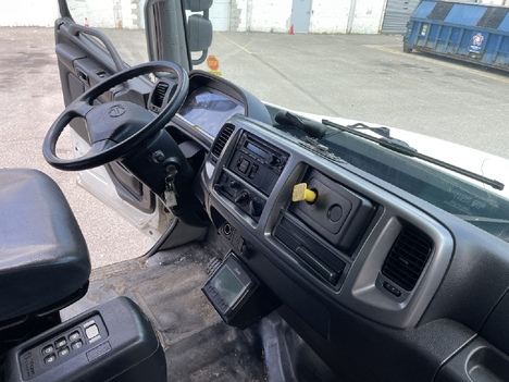 USED 2018 HINO 338 BOX VAN TRUCK #19032
