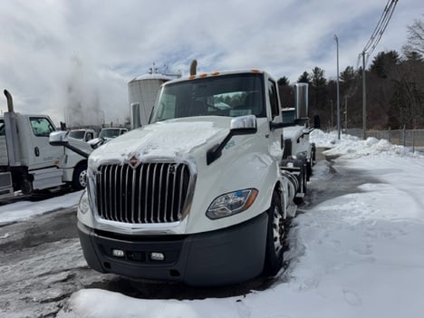 USED 2020 INTERNATIONAL LT625 TANDEM AXLE DAYCAB TRUCK #19471-3 USED 2020 INTERNATIONAL LT625 TANDEM AXLE DAYCAB TRUCK #19471-3