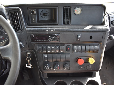 USED 2020 INTERNATIONAL LT625 TANDEM AXLE DAYCAB TRUCK #19473-17