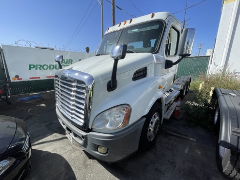 2014 FREIGHTLINER CA113 Tandem Axle Daycab #19492