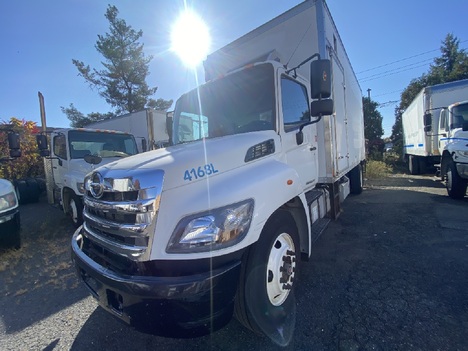 USED 2018 HINO 338 BOX VAN TRUCK #19540