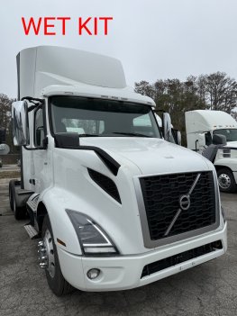 USED 2019 VOLVO VNR64T300 TANDEM AXLE DAYCAB TRUCK #20037-1 USED 2019 VOLVO VNR64T300 TANDEM AXLE DAYCAB TRUCK #20037-1