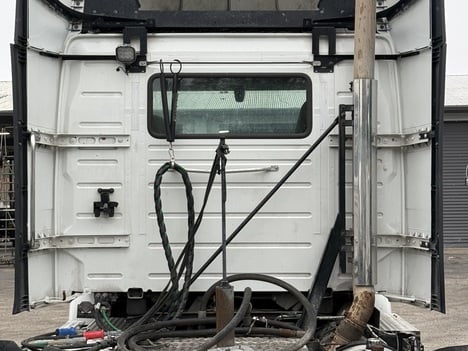 USED 2019 VOLVO VNR64T300 TANDEM AXLE DAYCAB TRUCK #20037-3 USED 2019 VOLVO VNR64T300 TANDEM AXLE DAYCAB TRUCK #20037-3