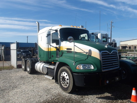 2013 MACK CXU613 Tandem Axle Sleeper #20212