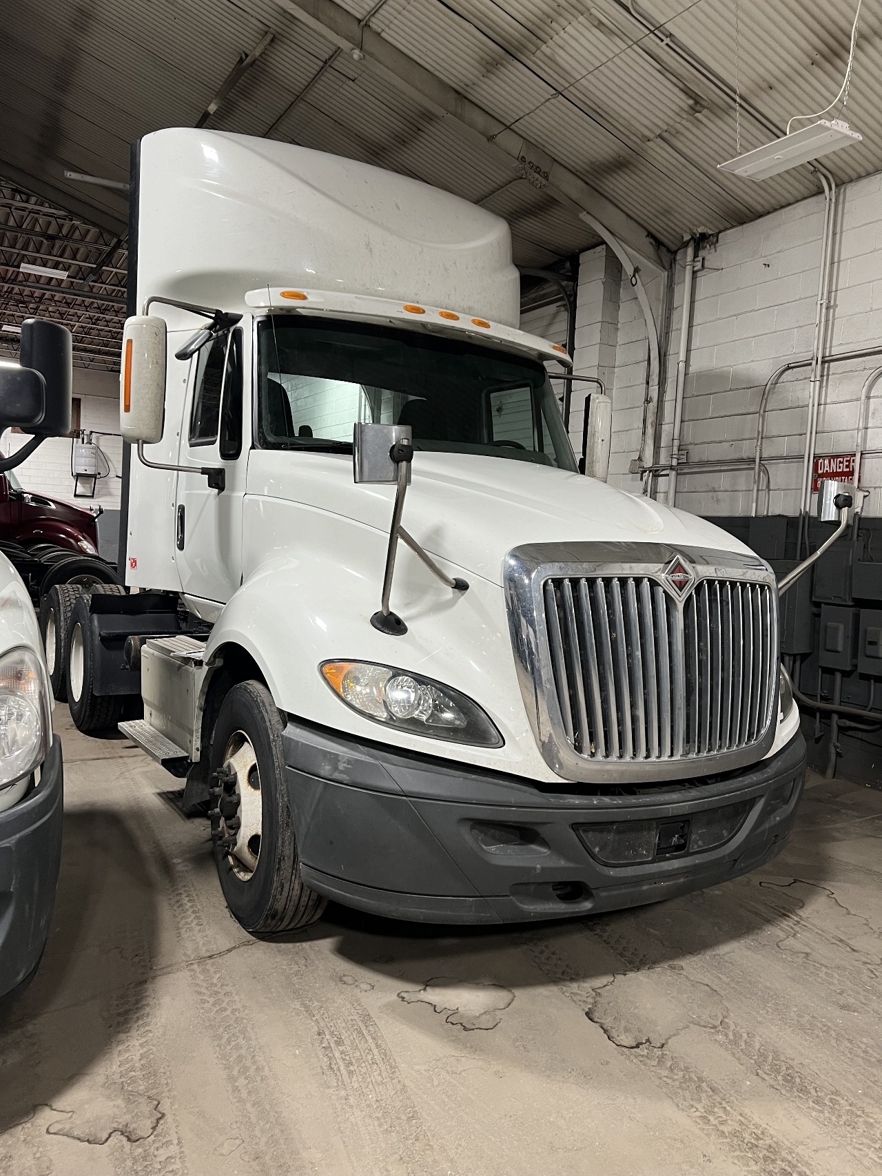 USED 2016 INTERNATIONAL PROSTAR TANDEM AXLE DAYCAB TRUCK #20213 USED 2016 INTERNATIONAL PROSTAR TANDEM AXLE DAYCAB TRUCK #20213