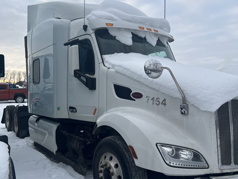 USED 2018 PETERBILT 579 TANDEM AXLE SLEEPER TRUCK #20235-3 USED 2018 PETERBILT 579 TANDEM AXLE SLEEPER TRUCK #20235-3