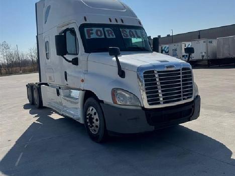 2015 FREIGHTLINER Cascadia 125 Tandem Axle Sleeper #20862 2015 FREIGHTLINER Cascadia 125 Tandem Axle Sleeper #20862