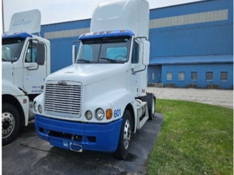 USED 2000 FREIGHTLINER C120 SINGLE AXLE DAYCAB TRUCK #20865-2 USED 2000 FREIGHTLINER C120 SINGLE AXLE DAYCAB TRUCK #20865-2