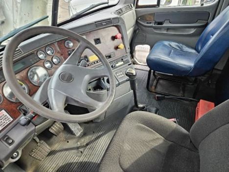 USED 2000 FREIGHTLINER C120 SINGLE AXLE DAYCAB TRUCK #20865-4