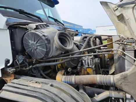 USED 2000 FREIGHTLINER C120 SINGLE AXLE DAYCAB TRUCK #20865-5 USED 2000 FREIGHTLINER C120 SINGLE AXLE DAYCAB TRUCK #20865-5