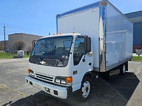2005 ISUZU NPR Box Van Truck #20932 2005 ISUZU NPR Box Van Truck #20932