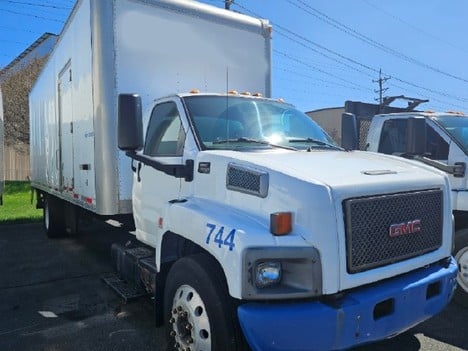2007 GMC C7500 Box Van Truck #20934 2007 GMC C7500 Box Van Truck #20934