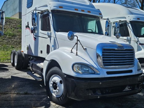 2004 FREIGHTLINER Columbia Tandem Axle Sleeper #20960