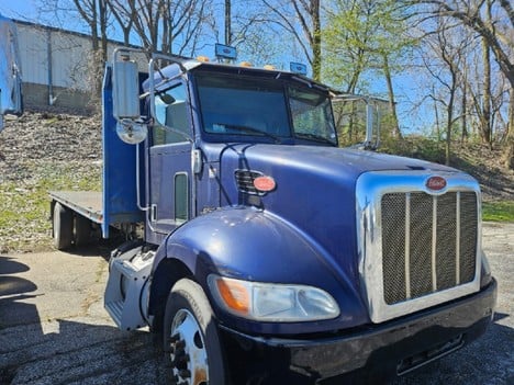 2011 PETERBILT 337 Flatbed Truck #20961 2011 PETERBILT 337 Flatbed Truck #20961