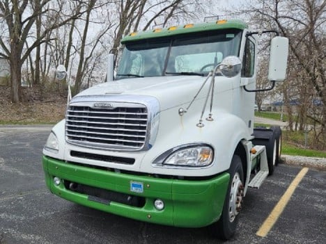 USED 2005 FREIGHTLINER COLUMBIA 120 TANDEM AXLE DAYCAB TRUCK #20965-1 USED 2005 FREIGHTLINER COLUMBIA 120 TANDEM AXLE DAYCAB TRUCK #20965-1