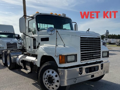 2018 MACK CHU613 Tandem Axle Daycab #20989