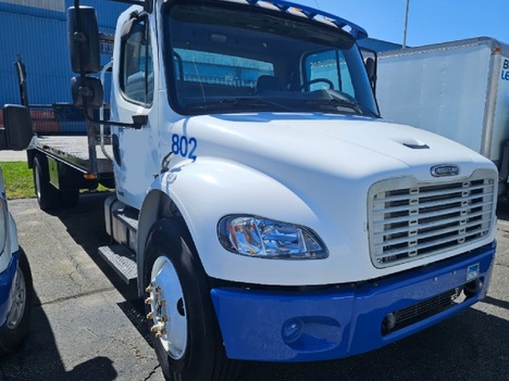 2004 FREIGHTLINER M2 Flatbed Truck #21236