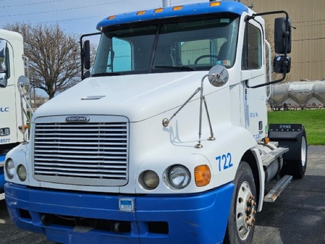 2004 FREIGHTLINER Columbia Single Axle Daycab #21238 2004 FREIGHTLINER Columbia Single Axle Daycab #21238