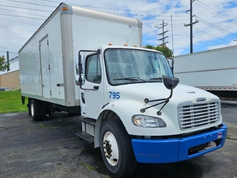 2009 FREIGHTLINER M2 Box Van Truck #21240 2009 FREIGHTLINER M2 Box Van Truck #21240