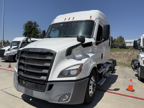 2021 FREIGHTLINER CASCADIA 116 Tandem Axle Sleeper #21283