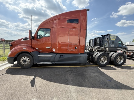 2019 KENWORTH T680 Tandem Axle Sleeper #21480