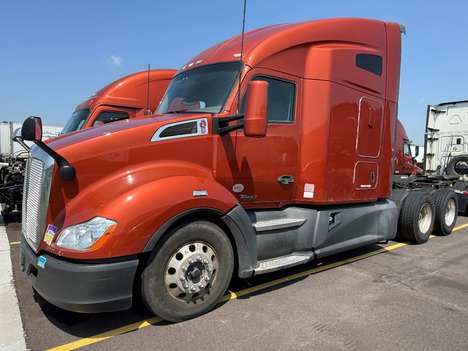 2019 KENWORTH T680 Tandem Axle Sleeper #21483 2019 KENWORTH T680 Tandem Axle Sleeper #21483