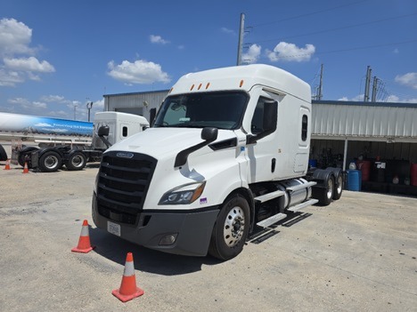 2021 FREIGHTLINER Cascadia 116 Tandem Axle Sleeper #21599