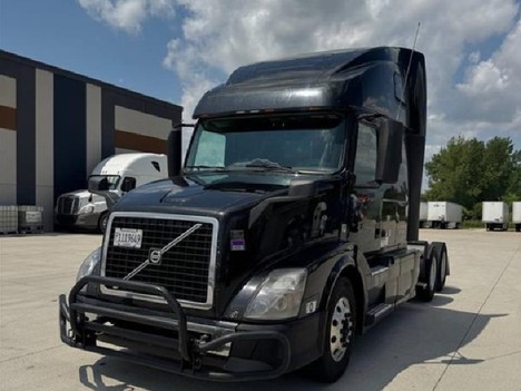 2017 VOLVO VNL 760 Tandem Axle Sleeper #21742