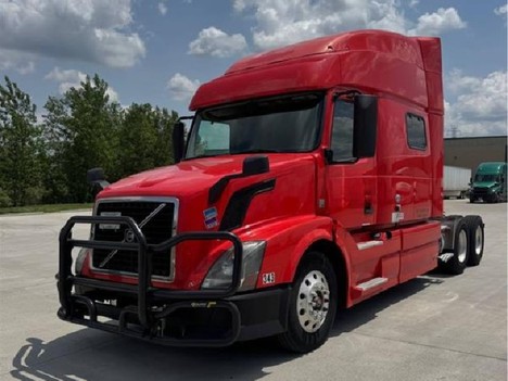 2015 VOLVO VNL 860 Tandem Axle Sleeper #21743