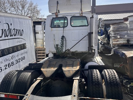 USED 2006 STERLING A9500 SINGLE AXLE DAYCAB TRUCK #21858-4 USED 2006 STERLING A9500 SINGLE AXLE DAYCAB TRUCK #21858-4