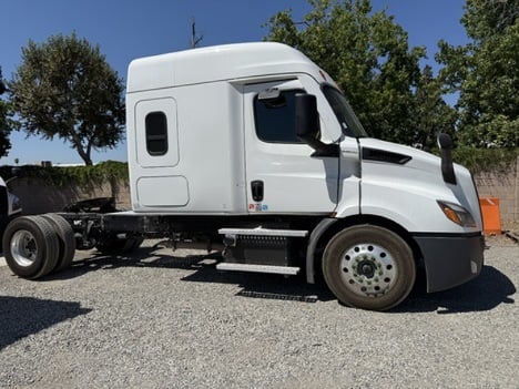 2022 FREIGHTLINER CASCADIA 116 Single Axle Sleeper #21938 2022 FREIGHTLINER CASCADIA 116 Single Axle Sleeper #21938