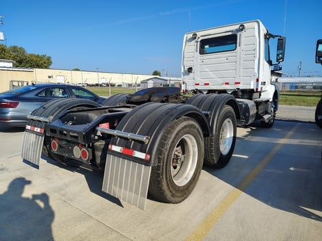 USED 2017 VOLVO VNM64T200 TANDEM AXLE DAYCAB TRUCK #22002-4 USED 2017 VOLVO VNM64T200 TANDEM AXLE DAYCAB TRUCK #22002-4
