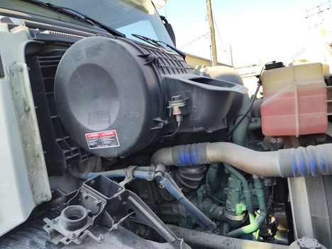 USED 2017 VOLVO VNM64T200 TANDEM AXLE DAYCAB TRUCK #22002-6