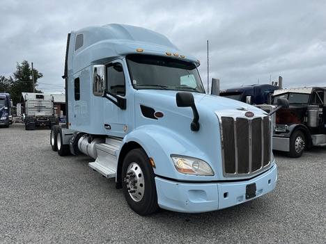 2019 PETERBILT 579 Tandem Axle Sleeper #22029