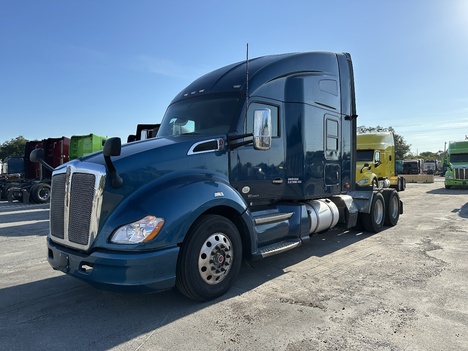 2019 KENWORTH T680 Tandem Axle Sleeper #22037