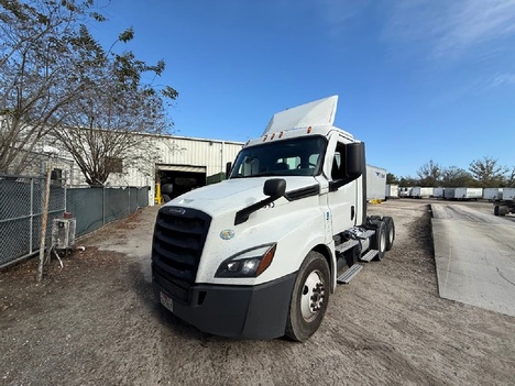 2022-freightliner-ca126dc-tandem-axle-daycab #22103