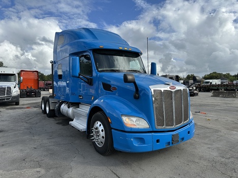 2019 PETERBILT 579 Tandem Axle Sleeper #22139