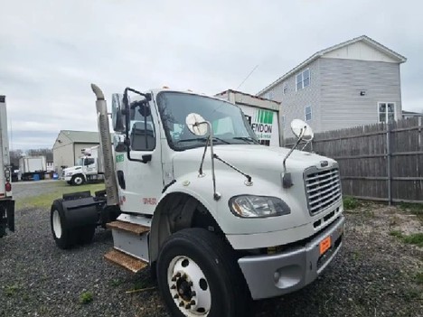 2016 FREIGHTLINER BUSINESS CLASS M2 106 Single Axle Daycab #22212
